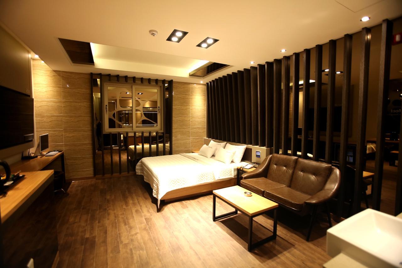 Hotel Yolo Chongnae-dong Exterior foto